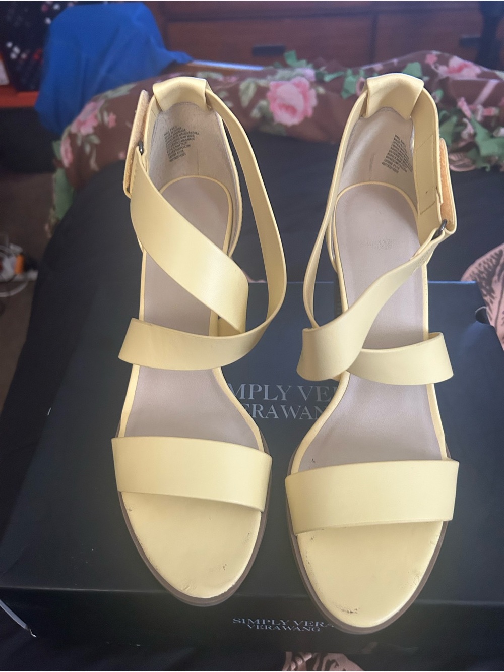 Vera Wang Yellow Strappy Women's Sandals